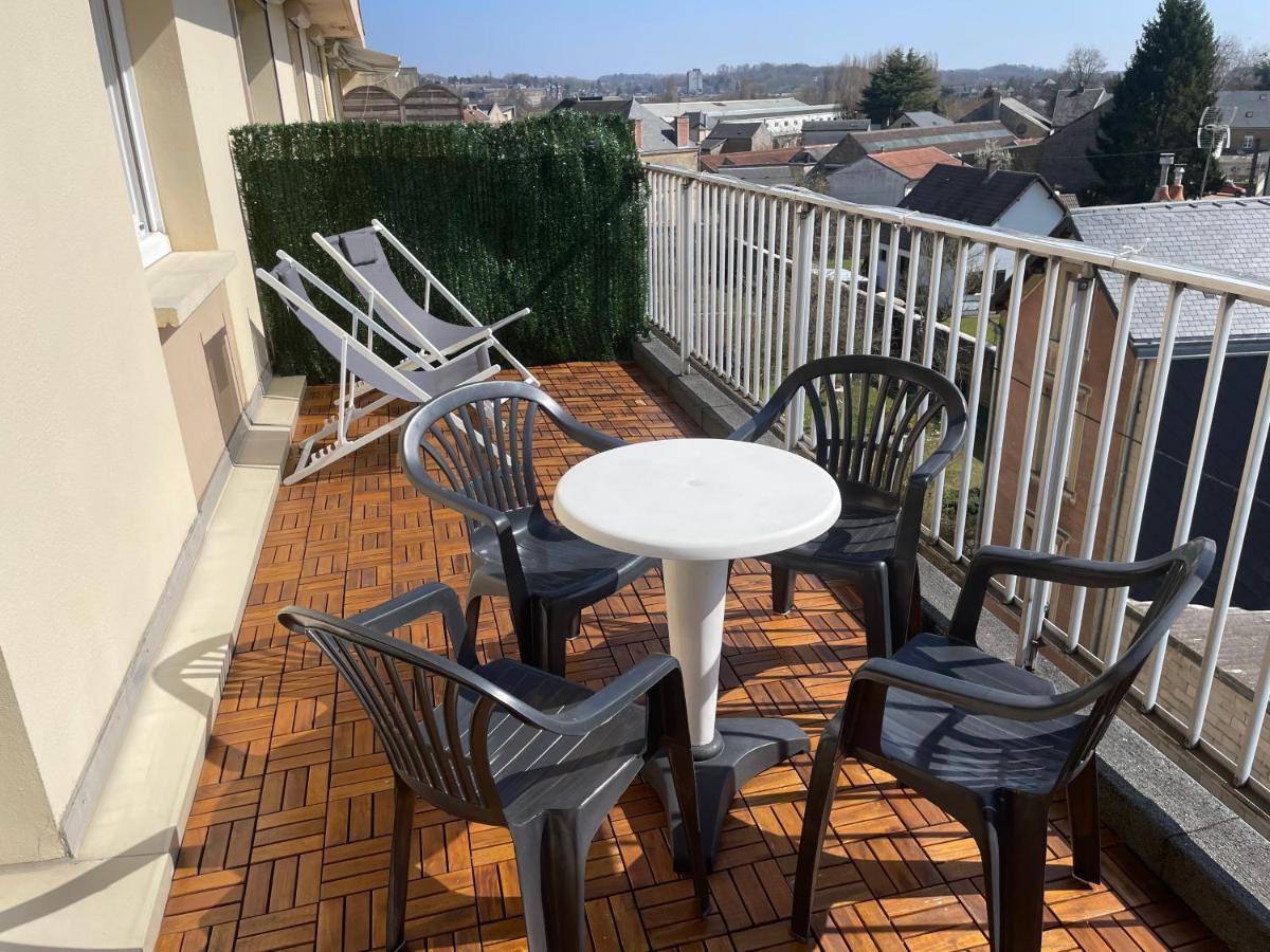 סדאן Appartement Chaleureux , Cosy, Bien Equipe Et Bien Place מראה חיצוני תמונה